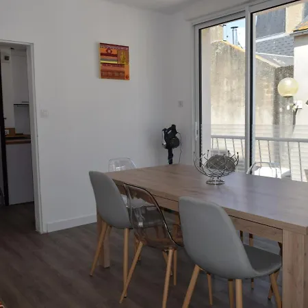 Maison 3 Etoiles Au Centre Des Sables D'olonne Avec Acces Plage, Wifi Et Garage - Fr-1-197-519 Ле-Сабль-д’Олон