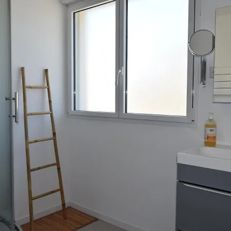 Hébergement de vacances Maison Les Sables-d'olonne, 6 Pièces, 8 Personnes - Fr-1-197-519 *