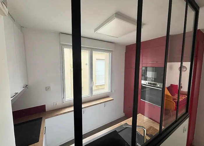 Prázdninový dům Maison 3 Etoiles Au Centre Des Sables D'olonne Avec Acces Plage, Wifi Et Garage - Fr-1-197-519